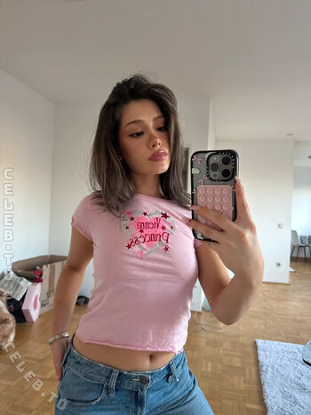 Full leaked Karina scherzer page private photo