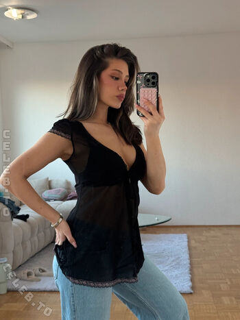 Full leaked Karina scherzer page private photo