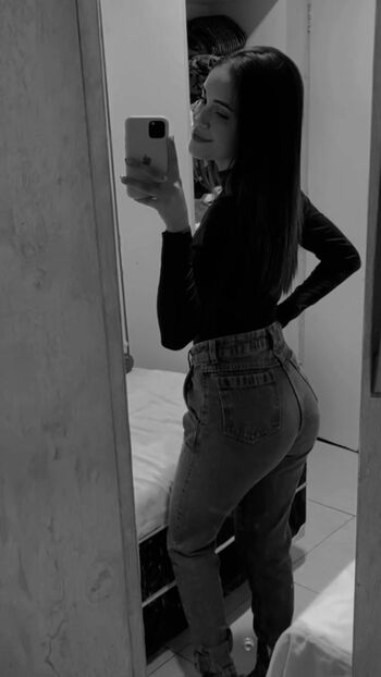 Full leaked Karla hellen private photo