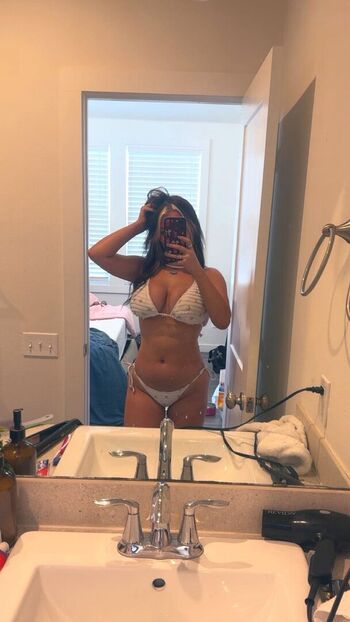 Full leaked Karlimitchell private photo