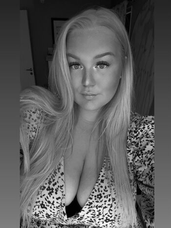 Full leaked Karolina nilsson private photo