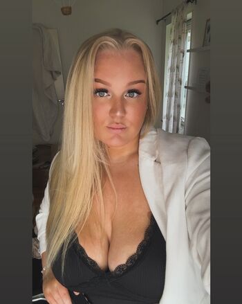 Full leaked Karolina nilsson private photo