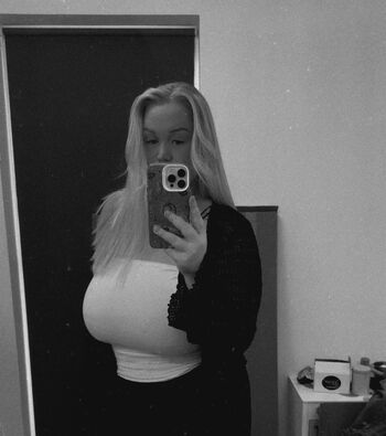 Full leaked Karolina nilsson private photo
