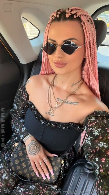 Full leaked Karolinka ofi private photo