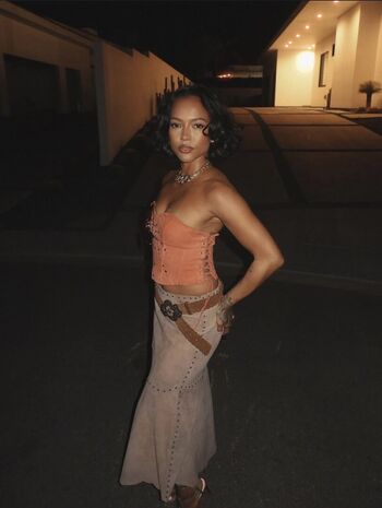 Full leaked Karrueche private photo