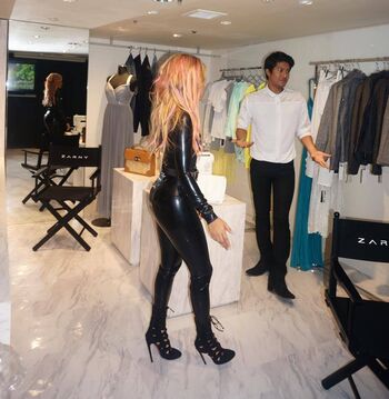 Kat Deluna