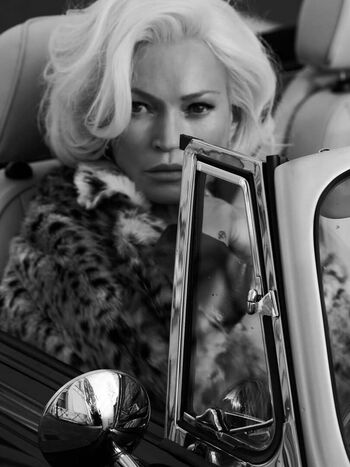 Full leaked Kate moss private photo