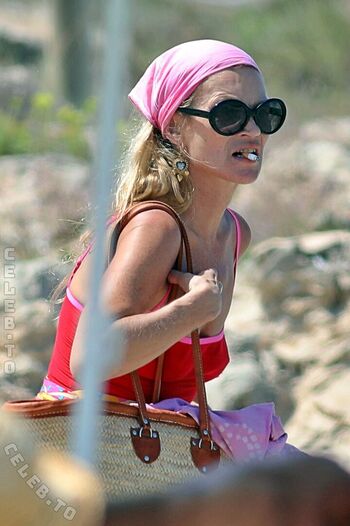 Full leaked Kate moss page private photo