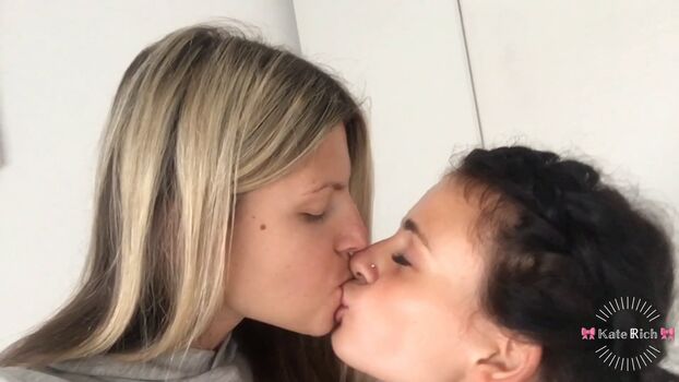 Full leaked Kate rich private photo