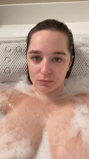 Full leaked Katebrezzy private photo