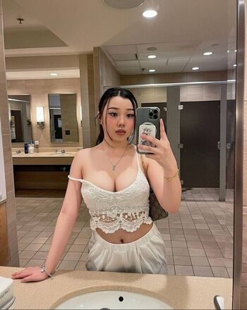 Full leaked Katelyn young private photo