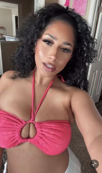 Full leaked Katelynn private photo