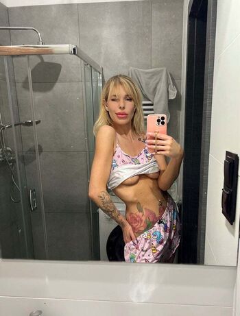 Full leaked Katetruu private photo