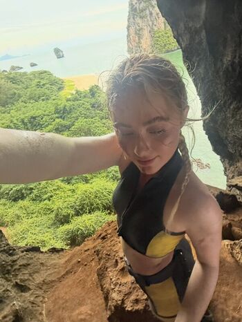 Full leaked Kathrynton private photo
