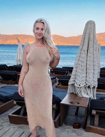 Full leaked Katiebee private photo