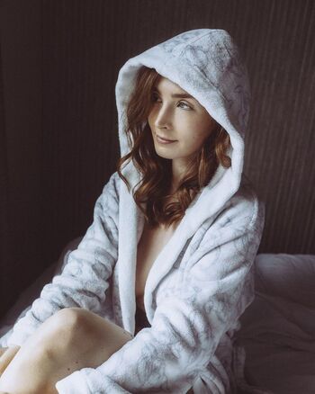 Full leaked Katiecooper private photo