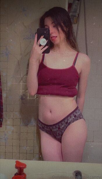 Full leaked Katiiecandy private photo