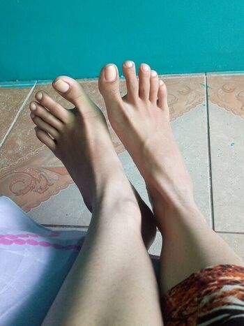 Full leaked Katyfeet private photo