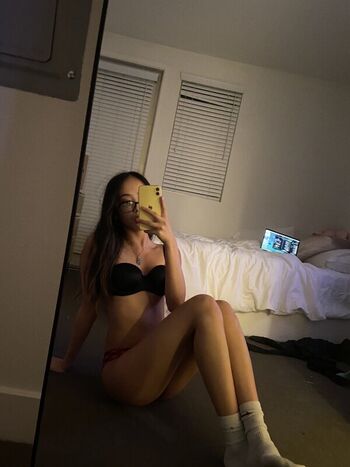 Full leaked Kayvalorant private photo