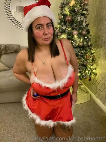Kcupsbrunette