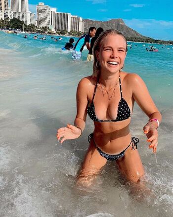 Kelli Goss