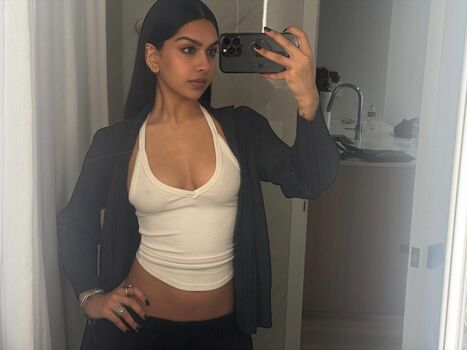 Full leaked Kelliexny private photo
