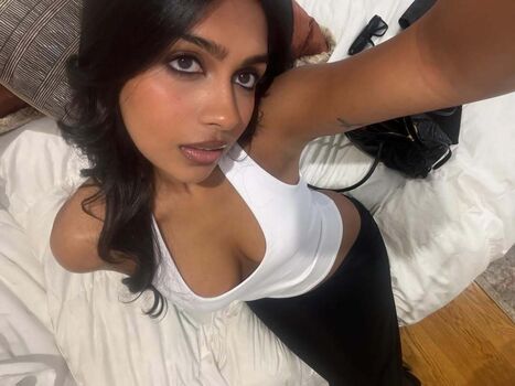 Full leaked Kelliexny private photo
