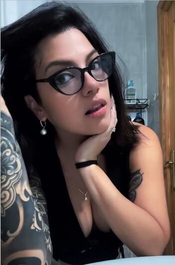 Full leaked Kelly av private photo