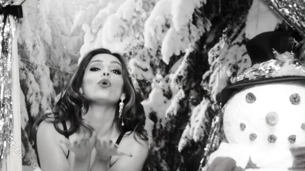 Full leaked Kelly brook page private photo