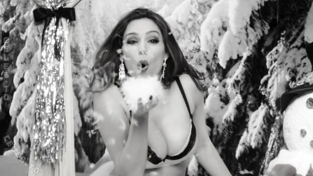 Full leaked Kelly brook page private photo