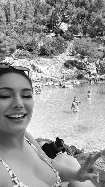 Full leaked Kelly brook page private photo