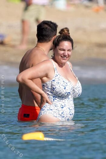 Full leaked Kelly brook page private photo