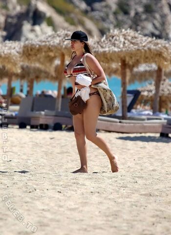 Full leaked Kelly brook page private photo