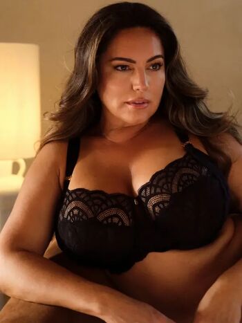 Full leaked Kelly brook page private photo