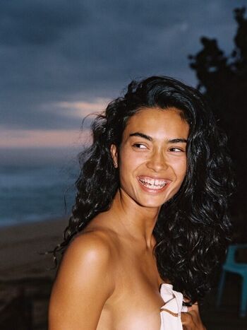 Full leaked Kelly gale private photo