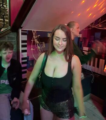 Full leaked Kelly private photo