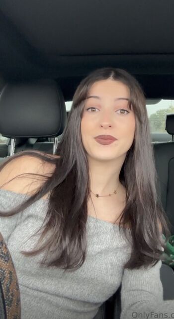 Full leaked Kelsey singer private photo