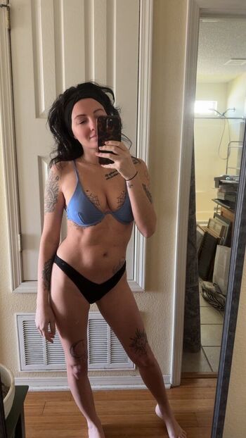 Full leaked Kelsie west private photo