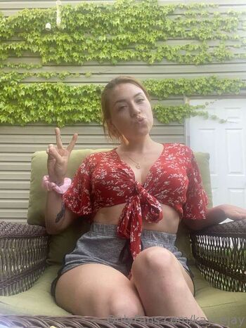 Full leaked Kelsievonshweets private photo