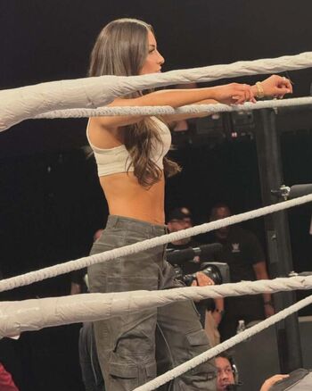 Full leaked Kendal grey private photo
