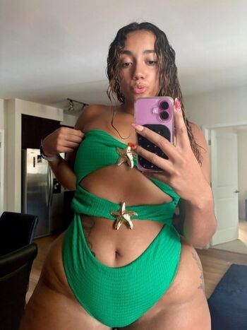 Full leaked Kendall private photo