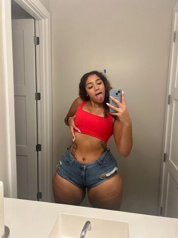 Full leaked Kendall private photo