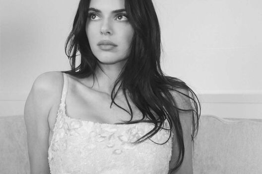Full leaked Kendall jenner private photo