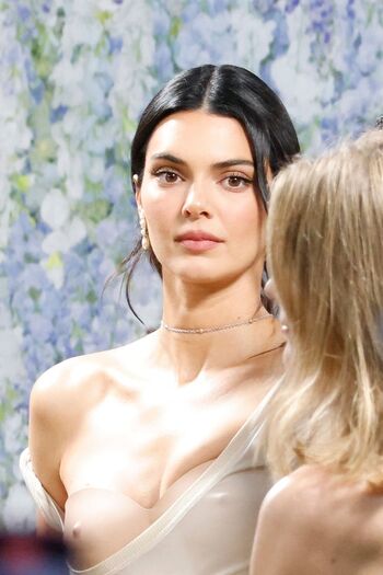 Full leaked Kendall jenner  page private photo