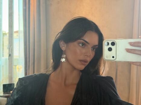 Full leaked Kendall jenner  page private photo