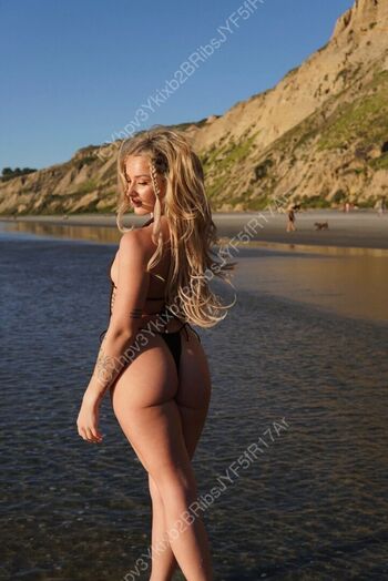 Full leaked Kendall pounders private photo