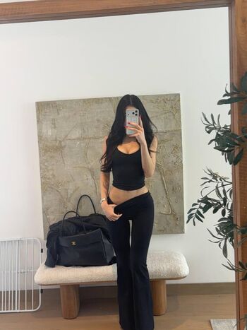 Full leaked Kenia os page private photo
