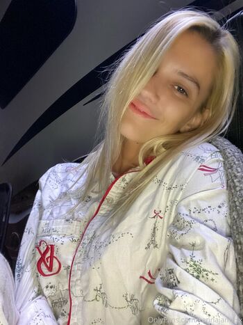 Full leaked Kennajamesx private photo