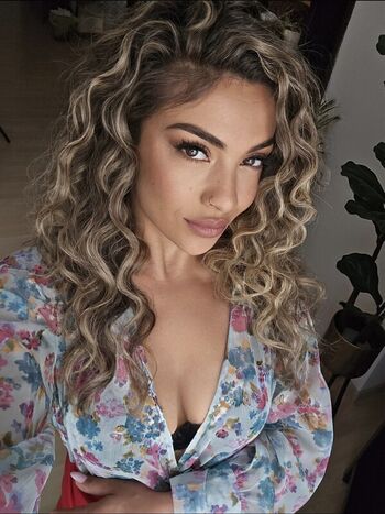 Full leaked Kenza del cairo private photo