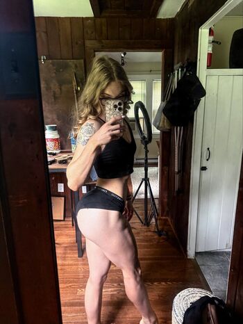 Full leaked Kenziefitnz private photo